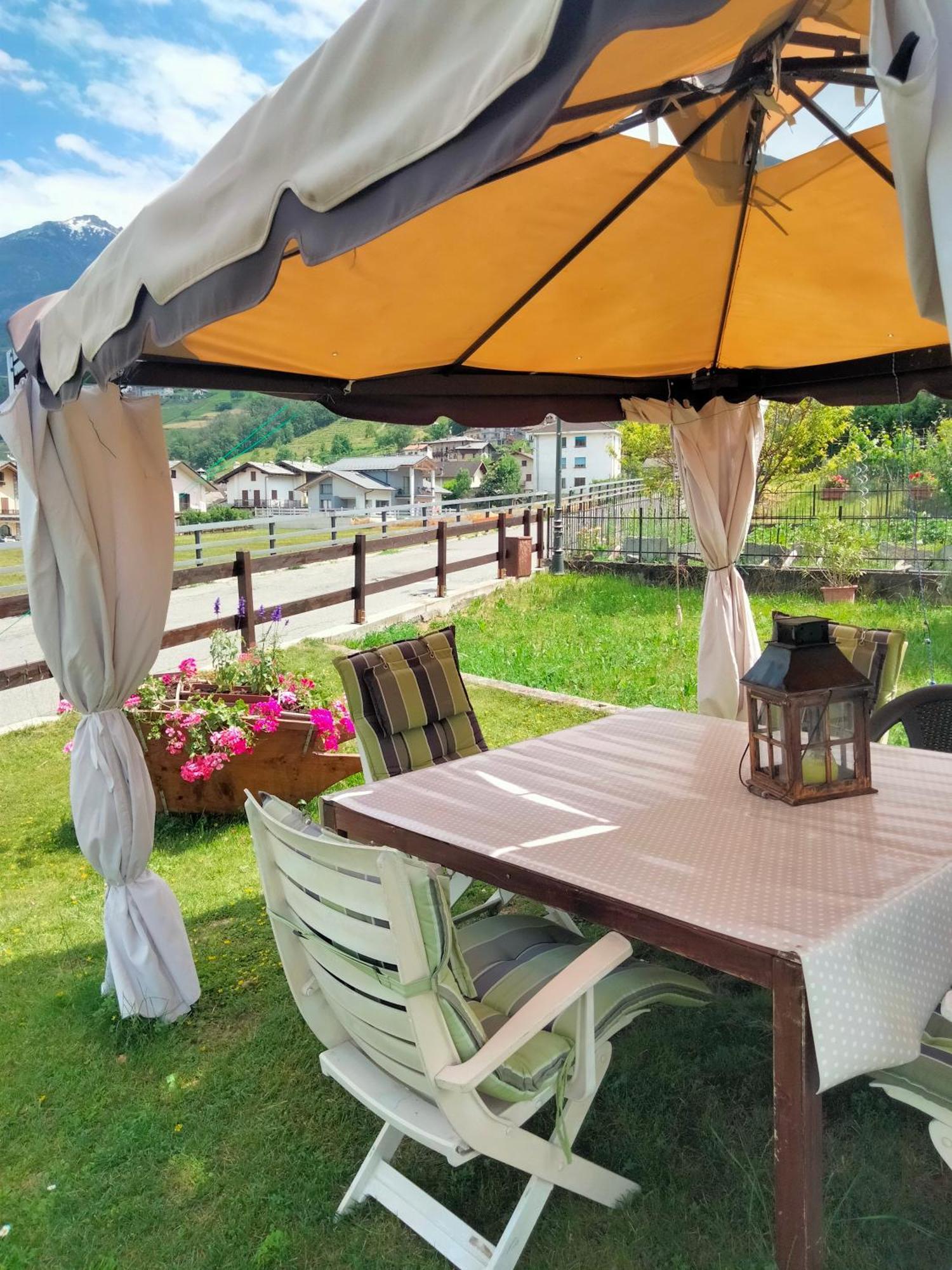 Appartamento Signorile Con Giardino Aosta Exteriér fotografie